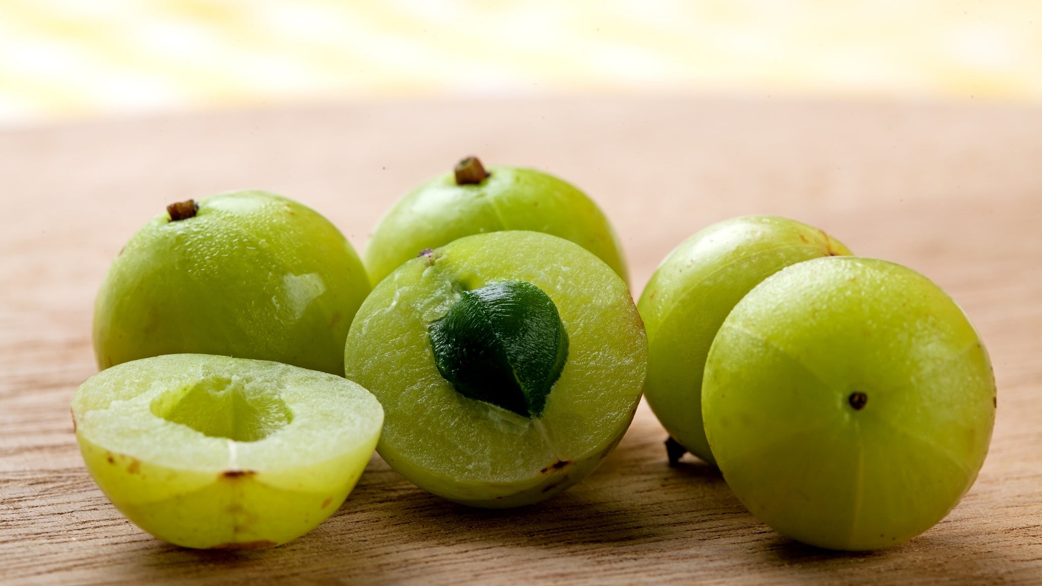 Herbal Oils Help Strengthen and Rejuvenate Bones, Joints, and Nerves